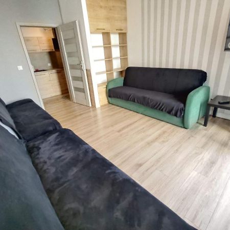 1120 Smialego 41 - Tanie Pokoje W Apartamencie - Samodzielne Zameldowanie - Self Check In Poznań Extérieur photo
