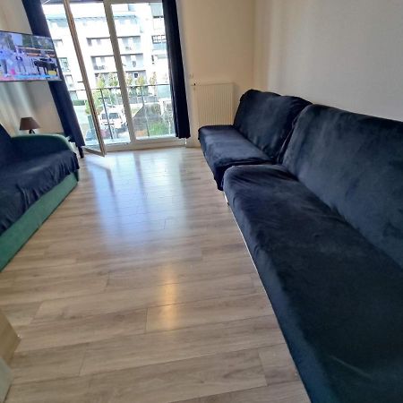 1120 Smialego 41 - Tanie Pokoje W Apartamencie - Samodzielne Zameldowanie - Self Check In Poznań Extérieur photo