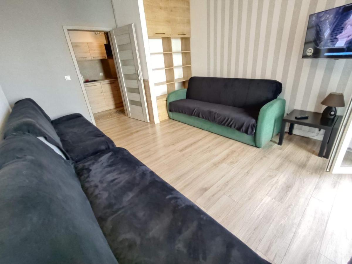 1120 Smialego 41 - Tanie Pokoje W Apartamencie - Samodzielne Zameldowanie - Self Check In Poznań Extérieur photo