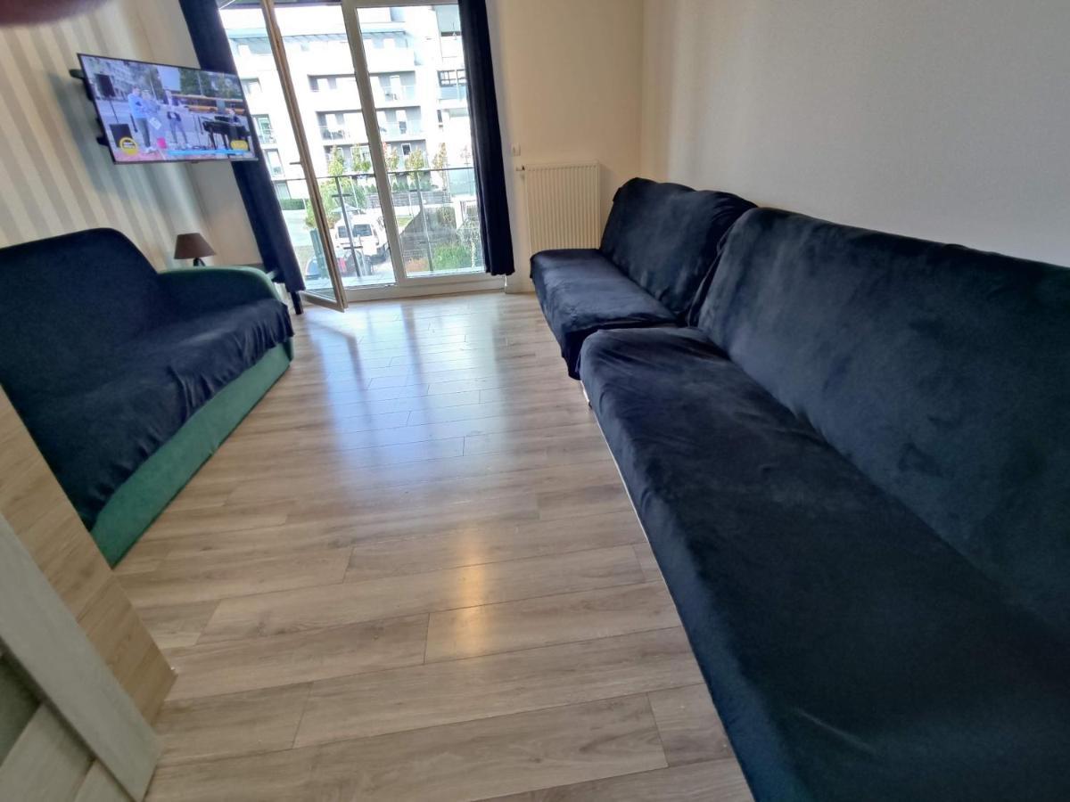 1120 Smialego 41 - Tanie Pokoje W Apartamencie - Samodzielne Zameldowanie - Self Check In Poznań Extérieur photo