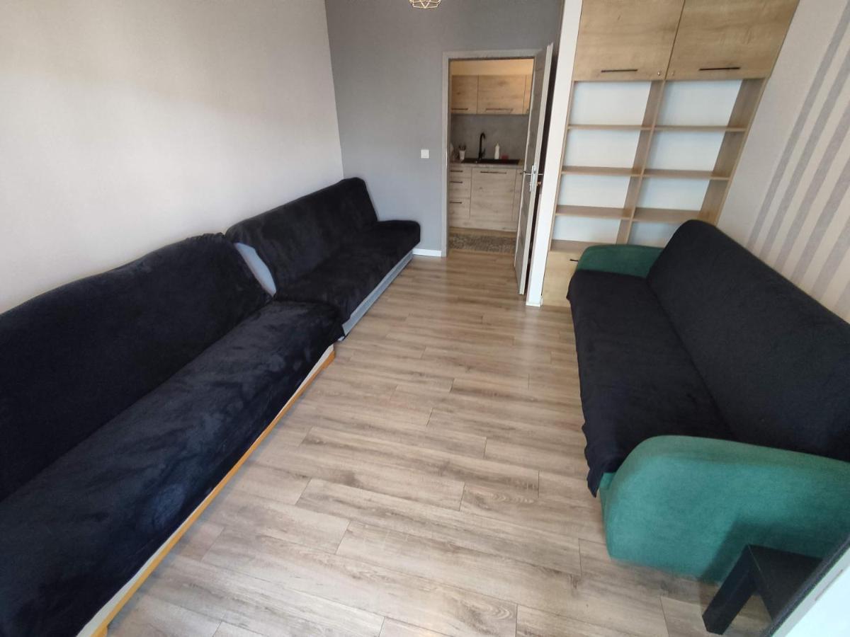 1120 Smialego 41 - Tanie Pokoje W Apartamencie - Samodzielne Zameldowanie - Self Check In Poznań Extérieur photo