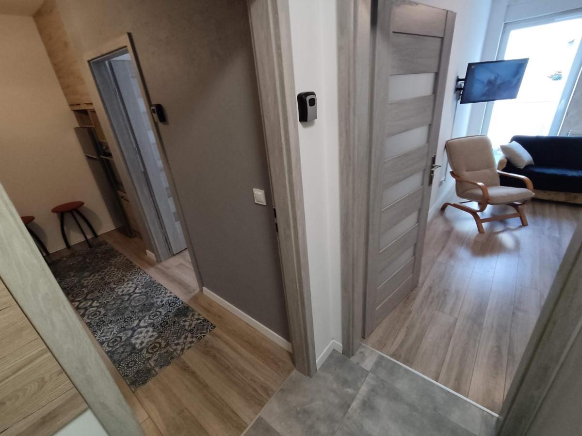 1120 Smialego 41 - Tanie Pokoje W Apartamencie - Samodzielne Zameldowanie - Self Check In Poznań Extérieur photo