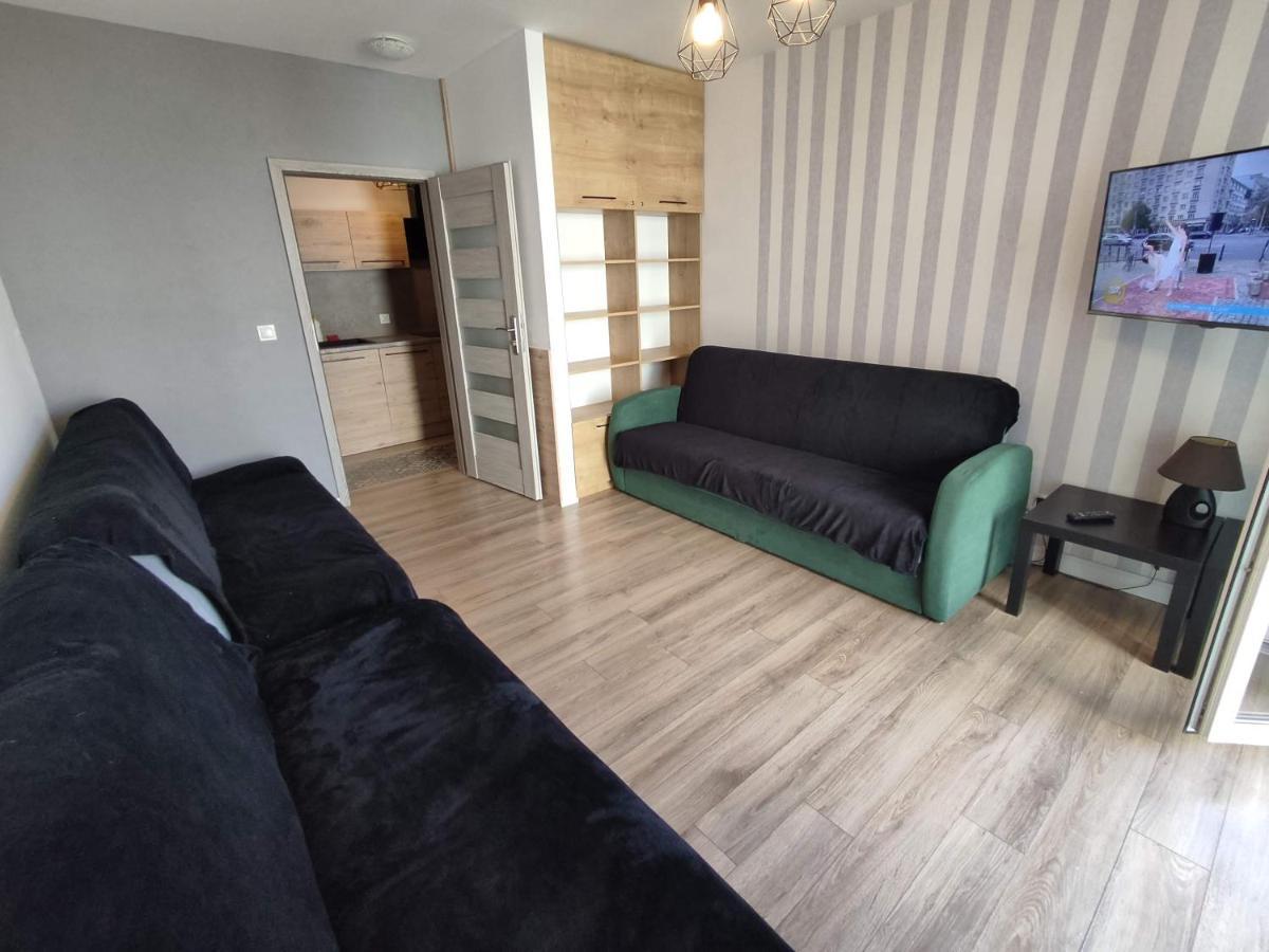 1120 Smialego 41 - Tanie Pokoje W Apartamencie - Samodzielne Zameldowanie - Self Check In Poznań Extérieur photo