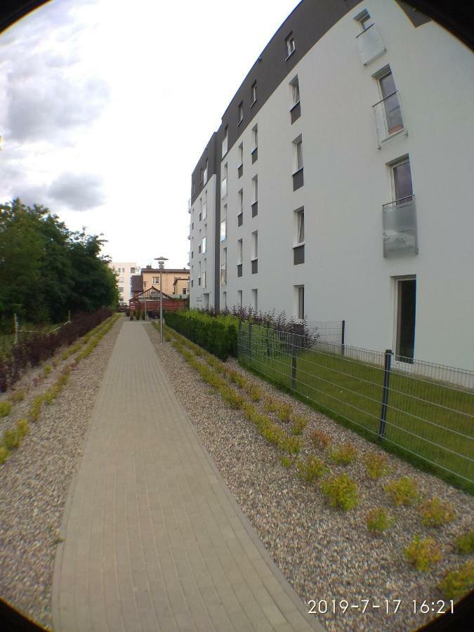 1120 Smialego 41 - Tanie Pokoje W Apartamencie - Samodzielne Zameldowanie - Self Check In Poznań Extérieur photo