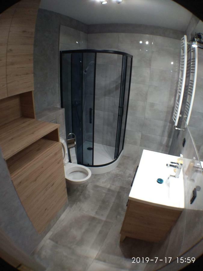 1120 Smialego 41 - Tanie Pokoje W Apartamencie - Samodzielne Zameldowanie - Self Check In Poznań Extérieur photo